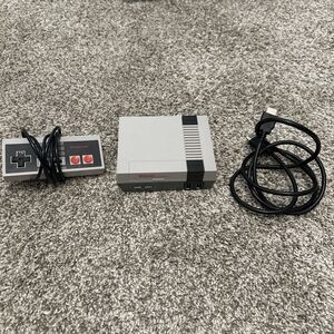 Nintendo NES CLV-001 Mini Console W/ Controller & HDMI Cable Tested